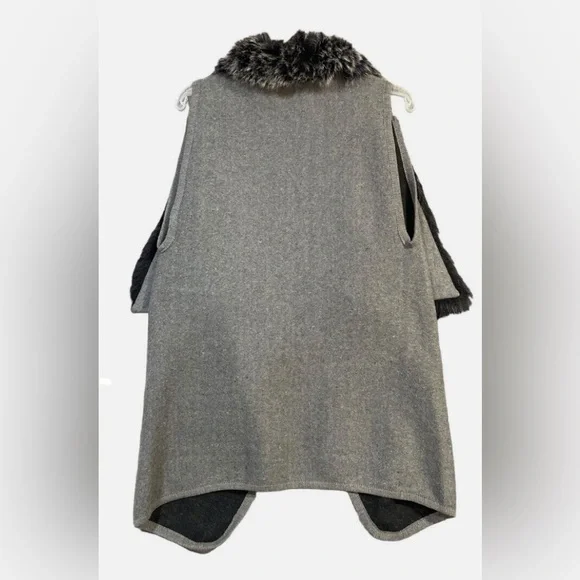 Sioni•size S/M•Shawl Vest•Faux-Fur Collar Size - Picture 3 of 8